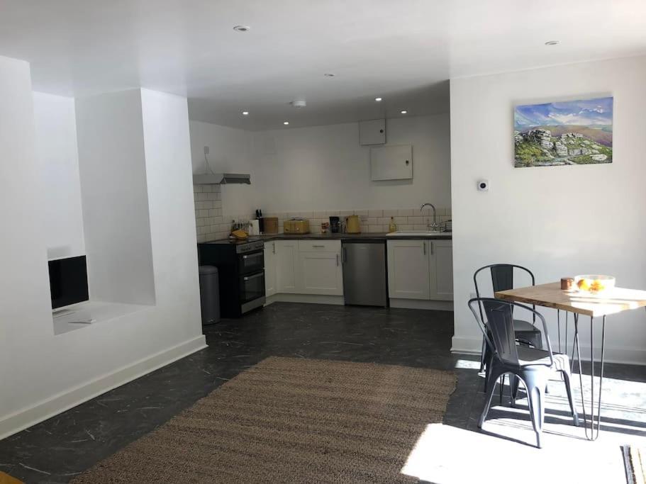 Sharp Tor Riverside Studio Apartment Plymouth Buitenkant foto